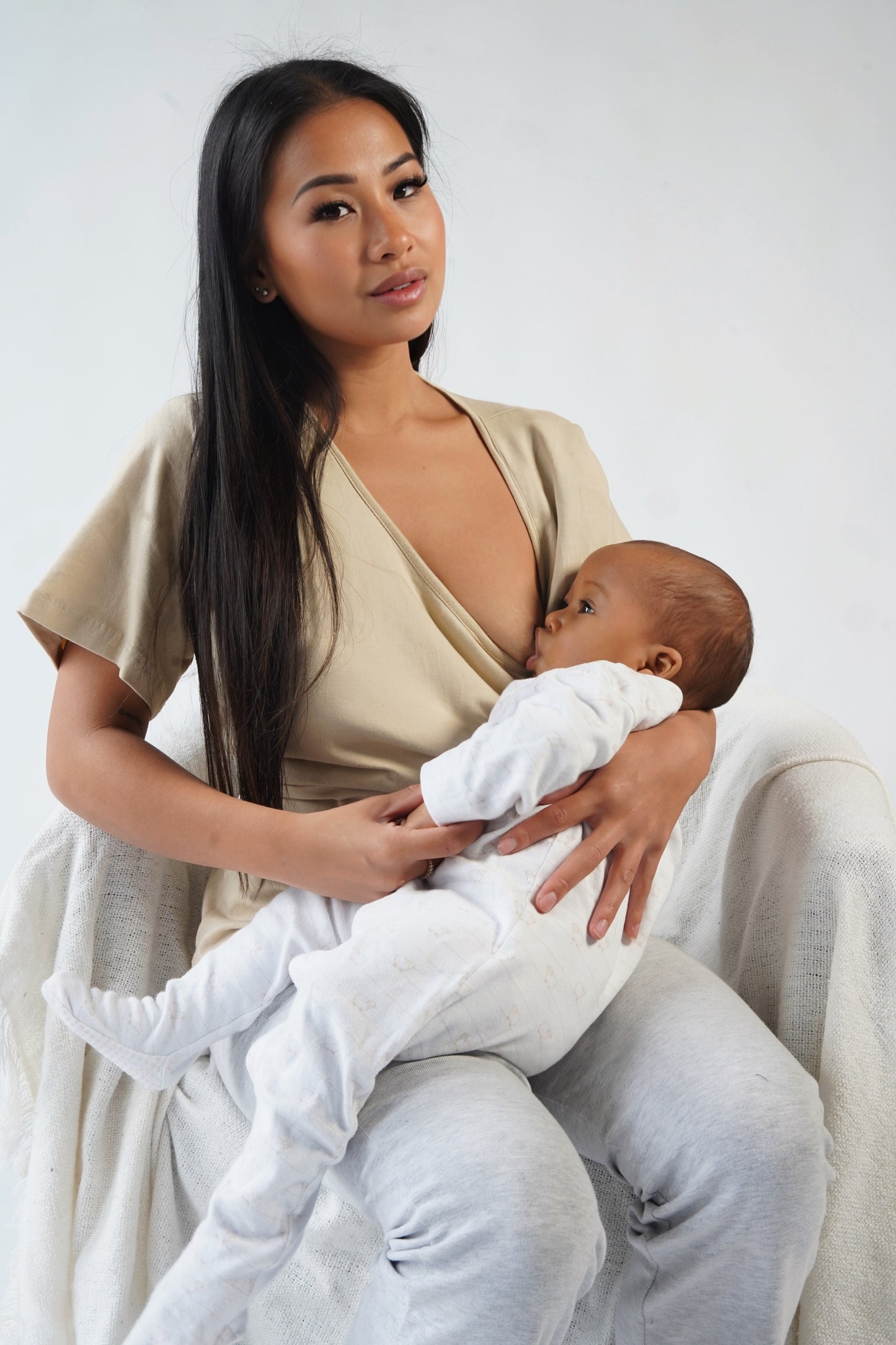 NEW : T-shirt d'allaitement absorbant et anti-fuite Noalee - Beige