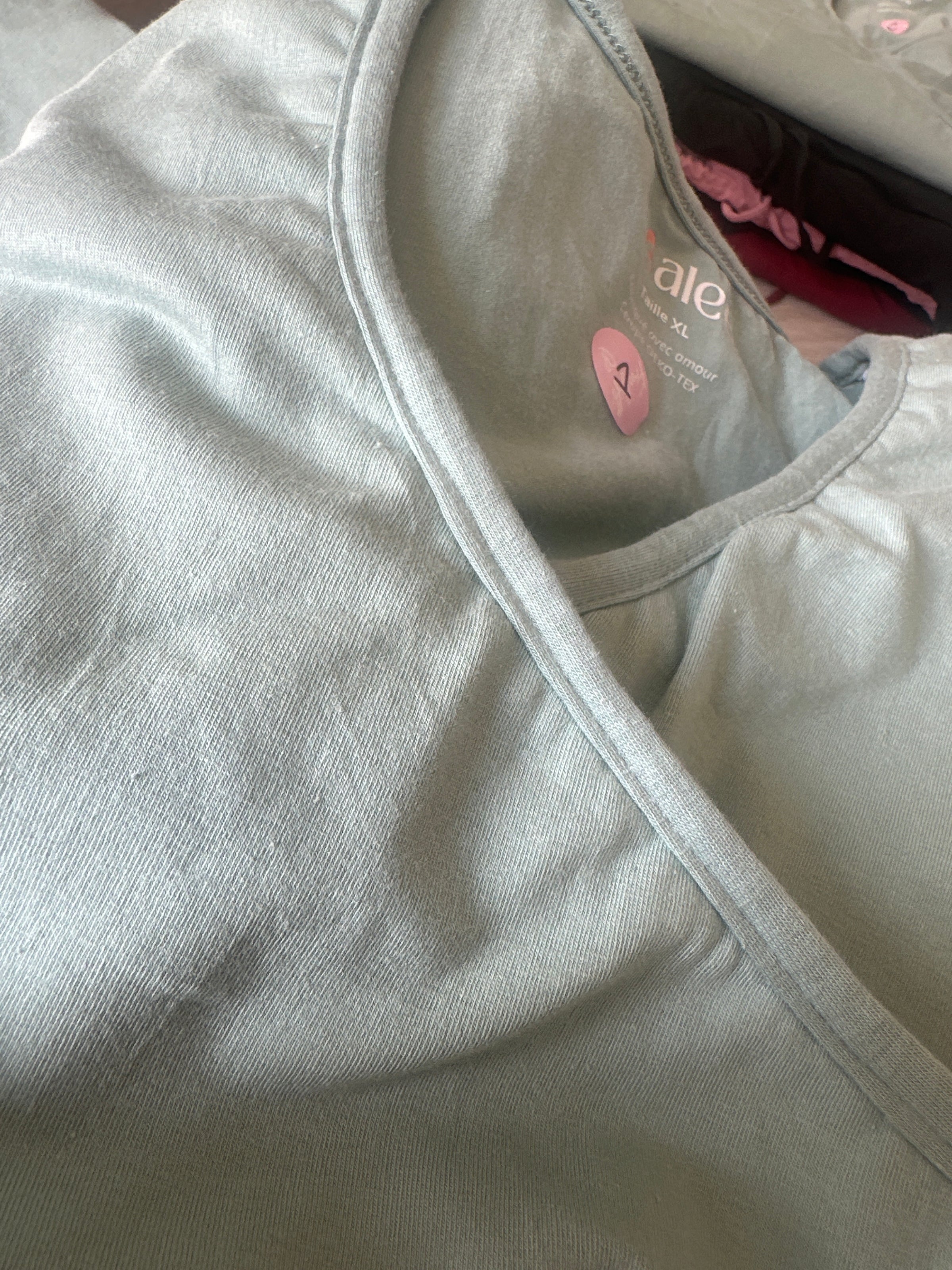 T-SHIRT VERT TAILLE XL - 1